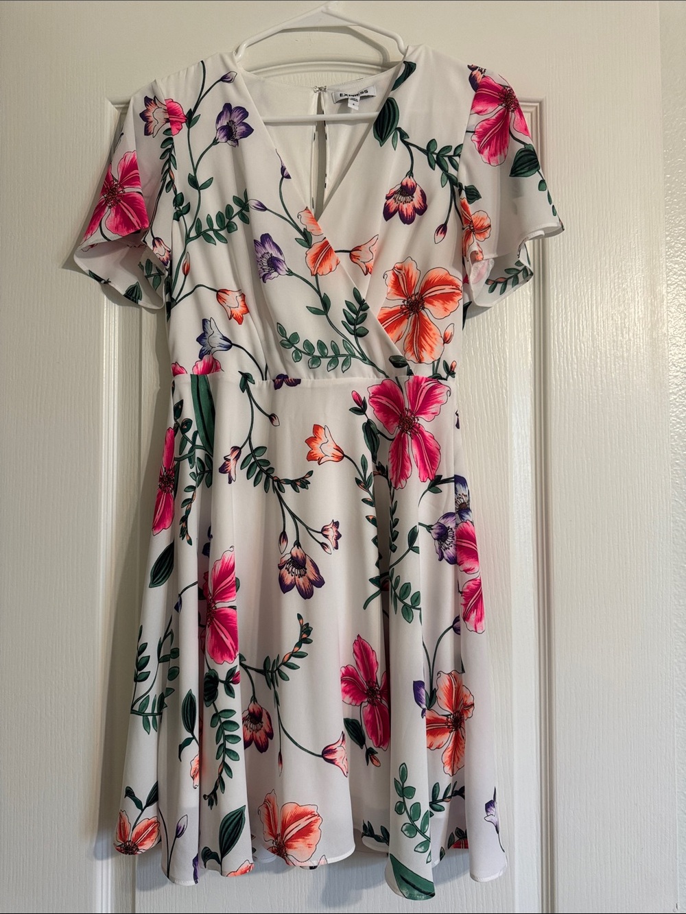 Express White Floral Wrap V-Neck Mini Dress with Pink & Orange Flowers